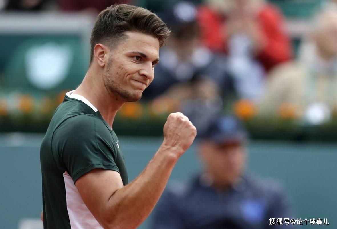 满冠体育平台-德国杯赛程吃紧，埃因霍温赛前状态回暖，媒体盛赞，身体对抗强度拉满的简单介绍